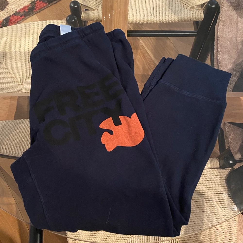 Freecity Navy 3/4 Sweatpants | Size: XL